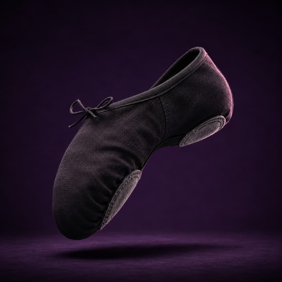 Ballet Canvas Split, three-quarter view